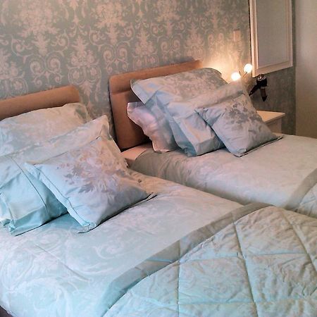 لوستويزيل The Old Chapel B&B الغرفة الصورة