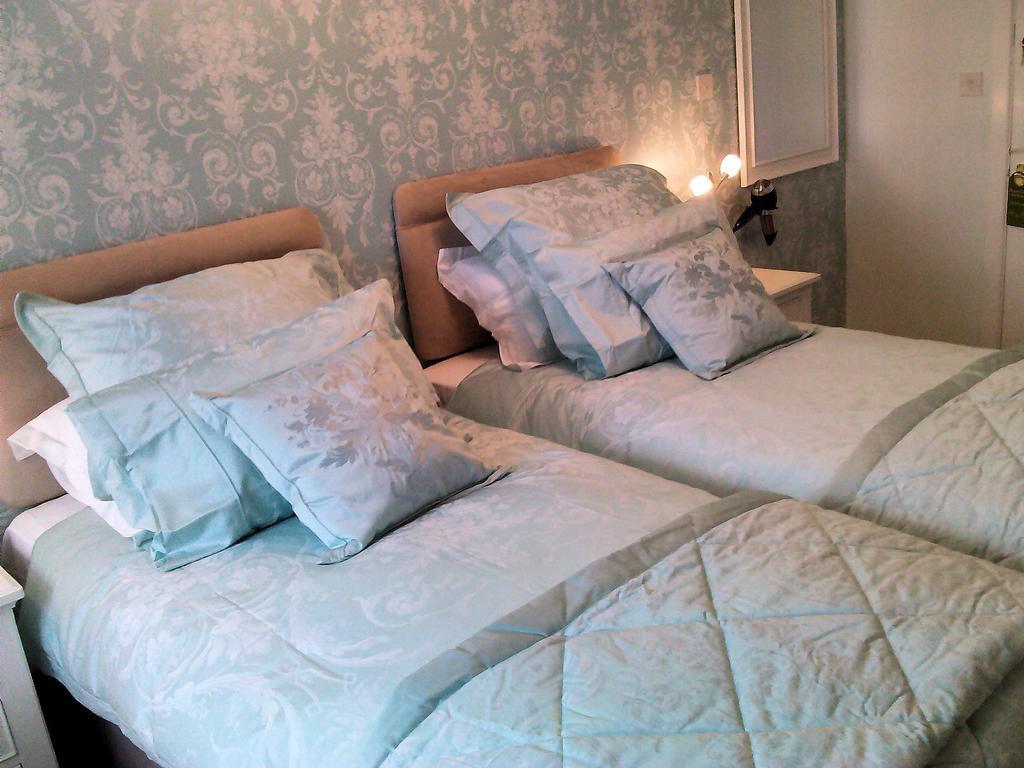لوستويزيل The Old Chapel B&B الغرفة الصورة