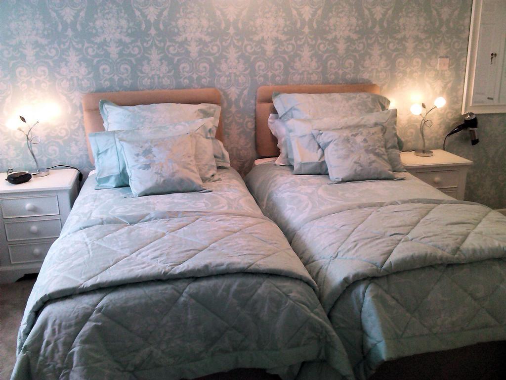 لوستويزيل The Old Chapel B&B الغرفة الصورة